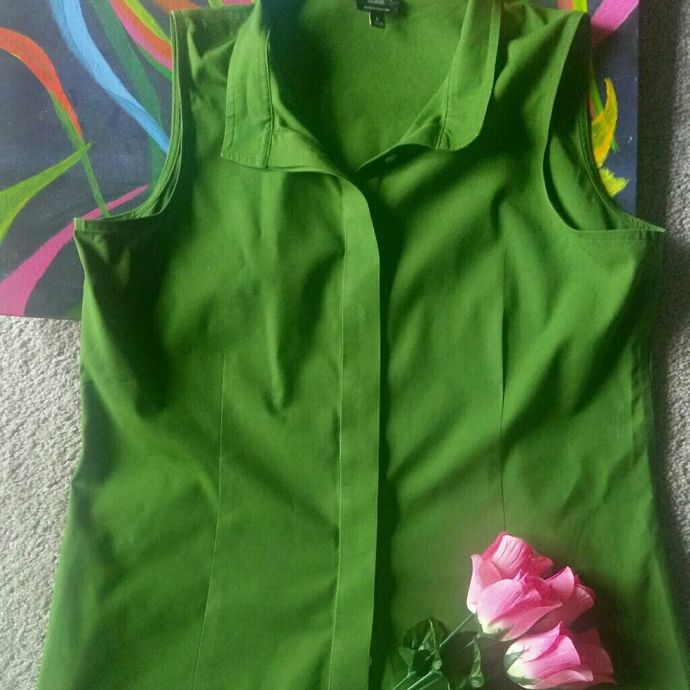 Talbot's green sleeveless shirt